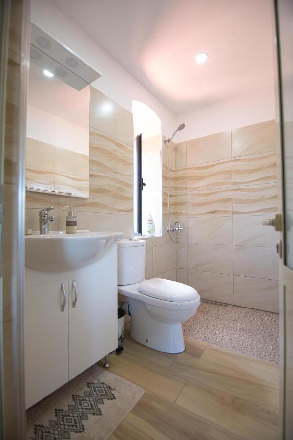 The Mosaic House - Shtepia Me Mozaik Hotel Permet Luaran gambar