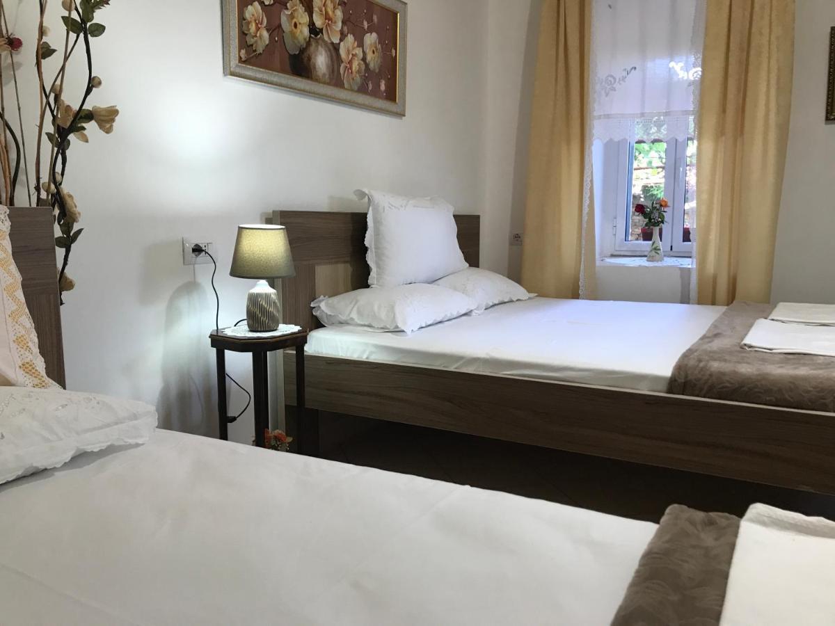 The Mosaic House - Shtepia Me Mozaik Hotel Permet Luaran gambar